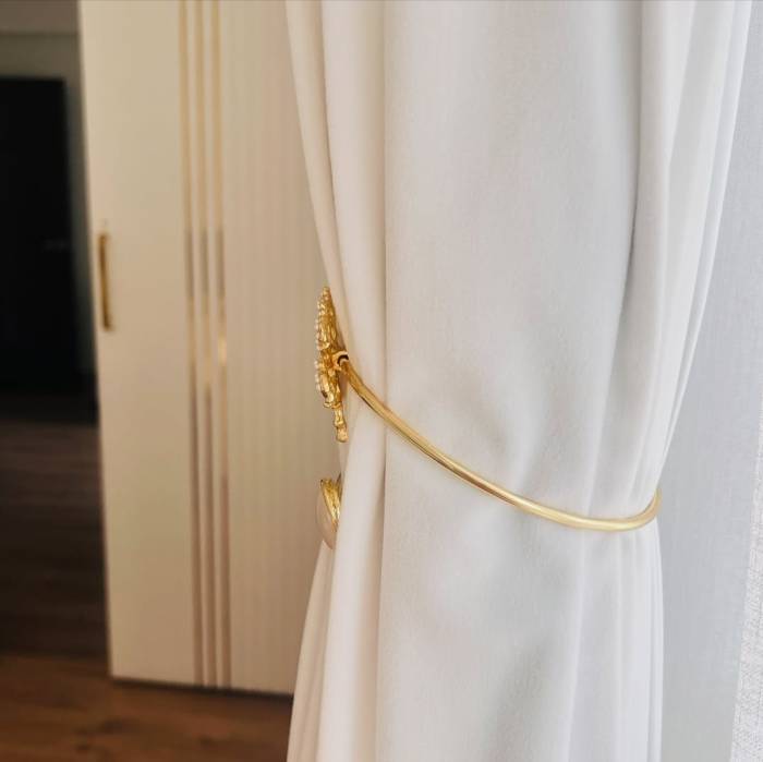 Golden Blossom Curtain Tieback