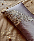 Knot Lumber Cushion