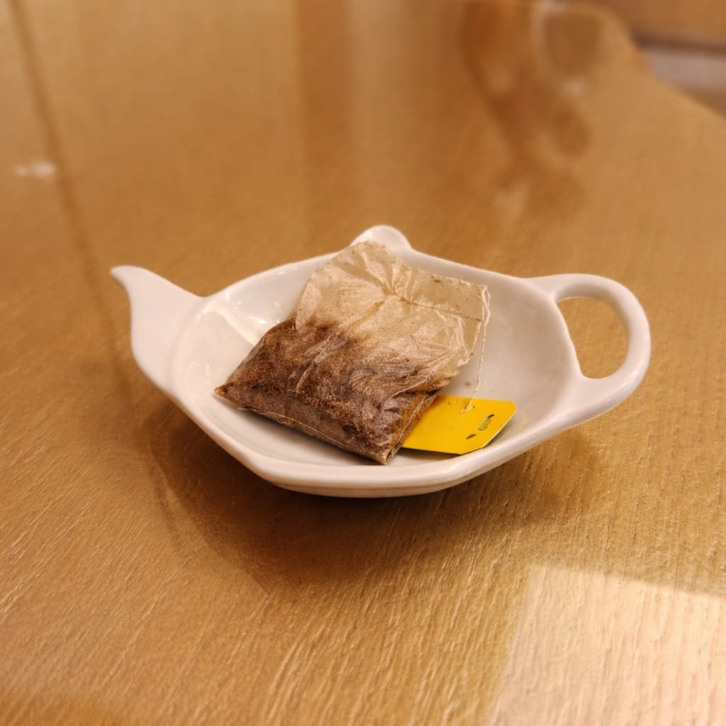 Ivory Tea Accent