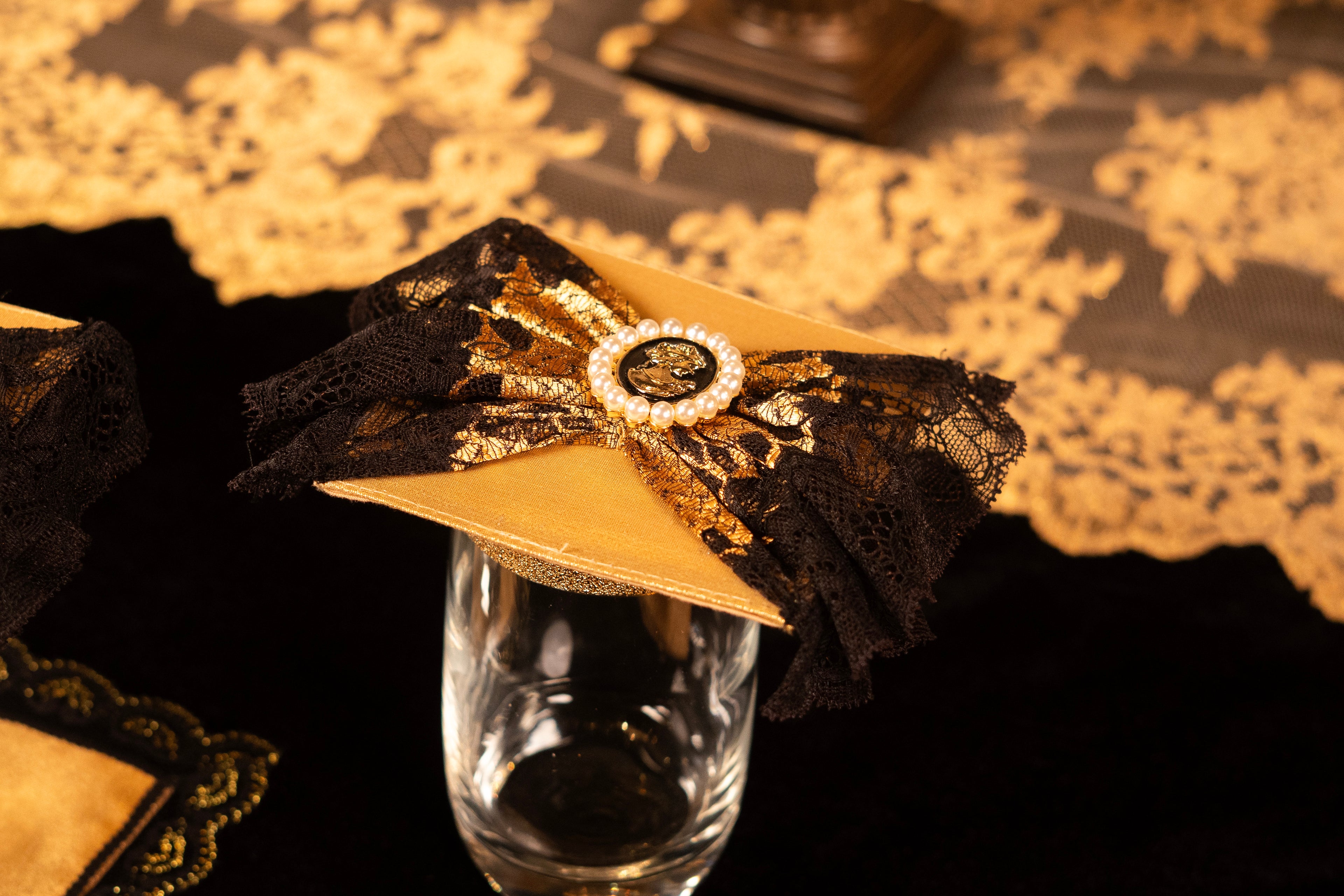 Echos of gold Glass lid