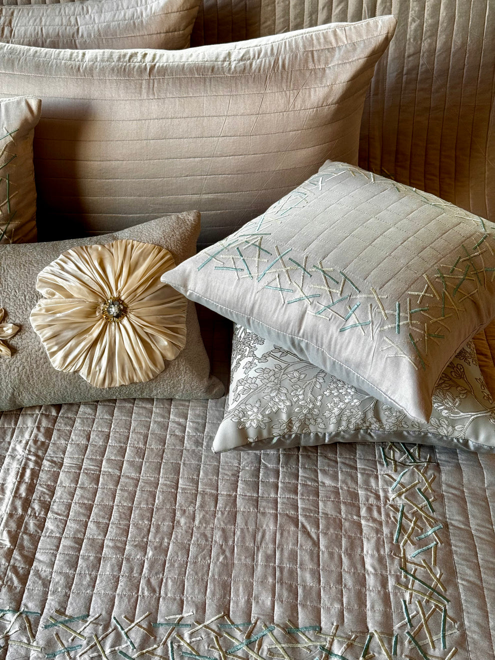 Nora Bedding Set