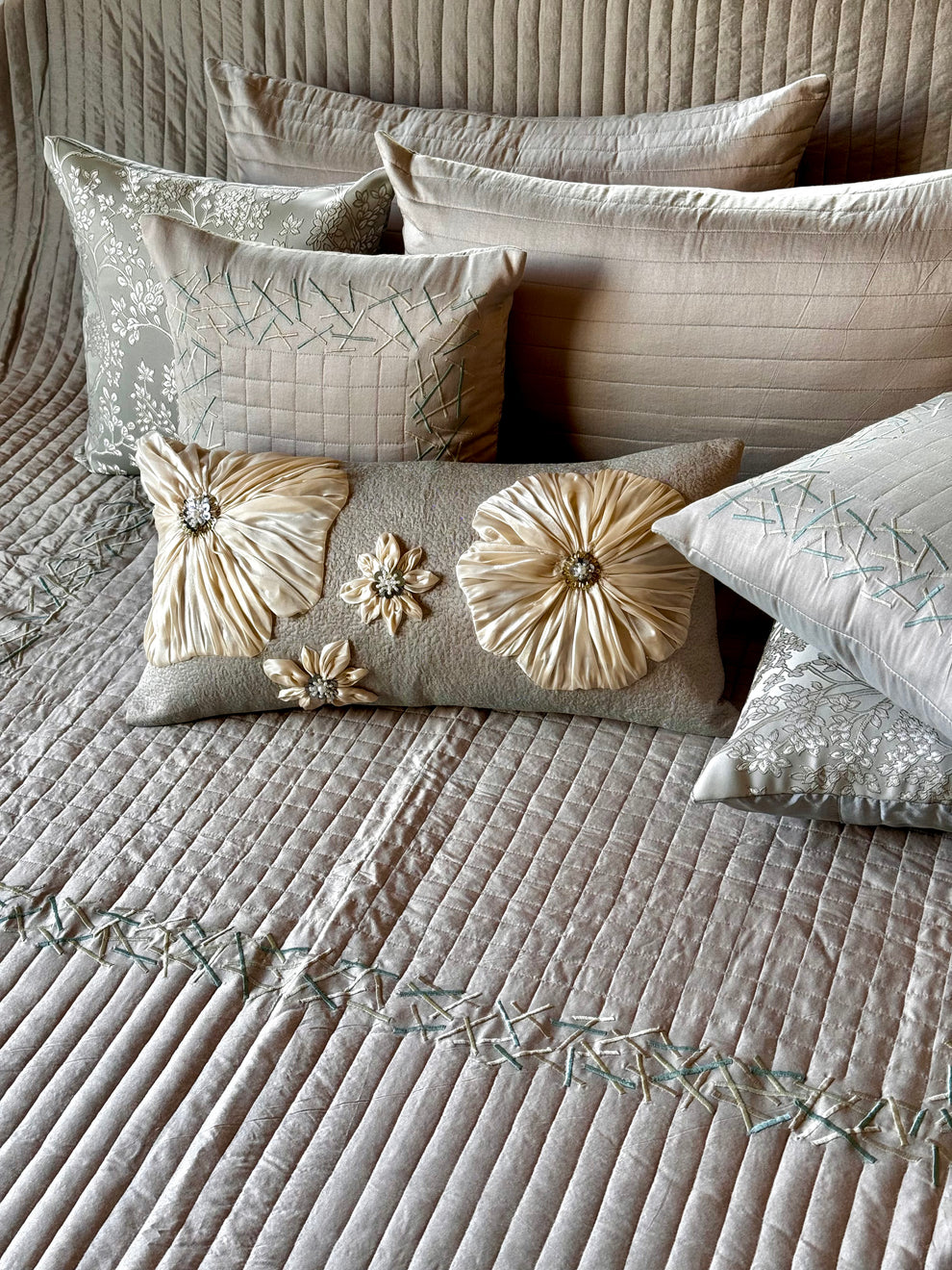Nora Bedding Set