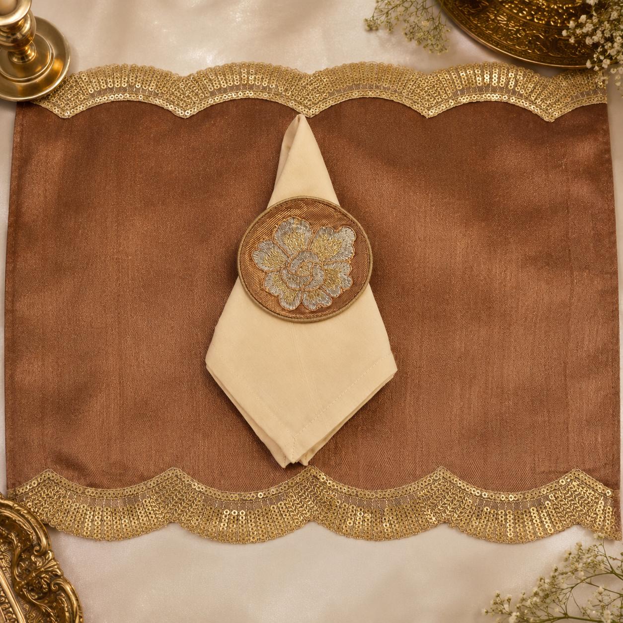 Regal Scallop Embroidered Placemat Set