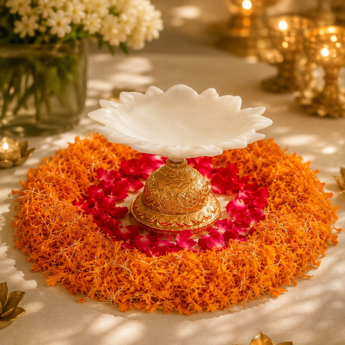 White Lotus Gold Urli