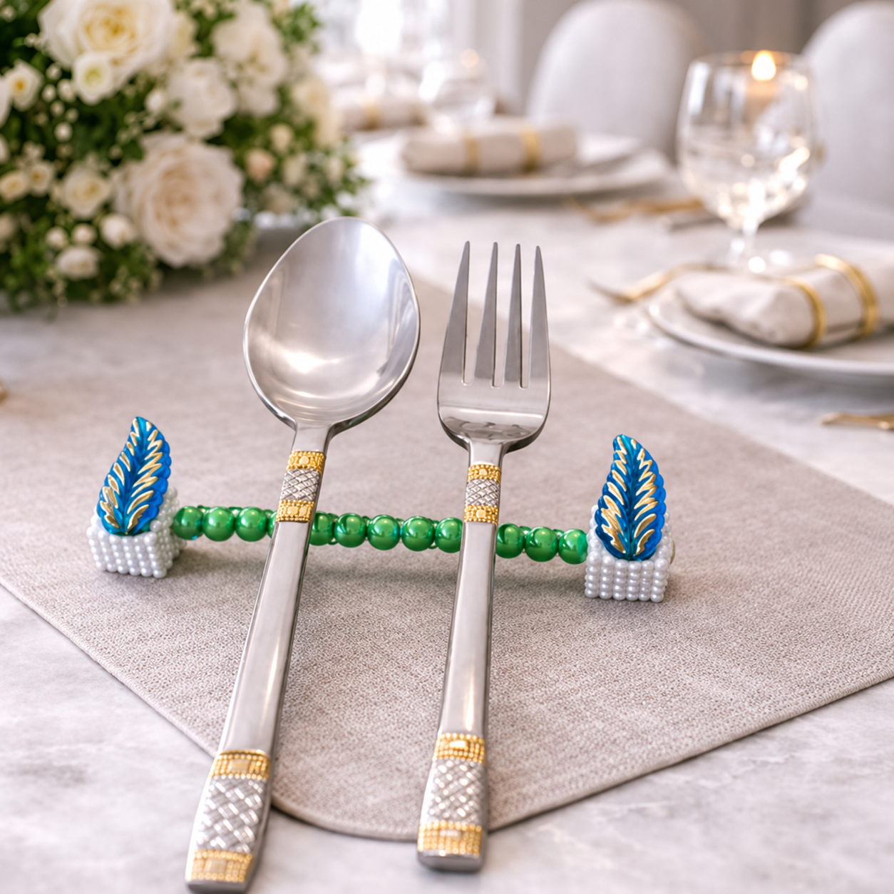 Emerald Feather Cutlery Rest