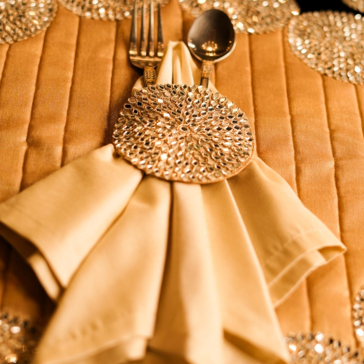 poornima Legacy Napkin & Napkin Rings